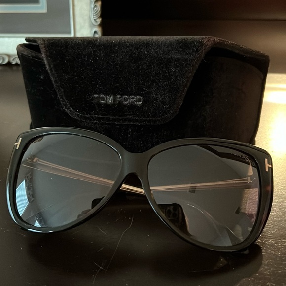 Tom Ford Butterfly Sunglasses TF512 Reveka 52G Dark Havana/Gold 59mm FT0512 - Picture 2 of 3